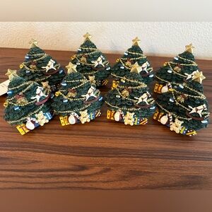 8 wooden and resin vintage “Christmas Tree” Napkin Rings Spode Style similar